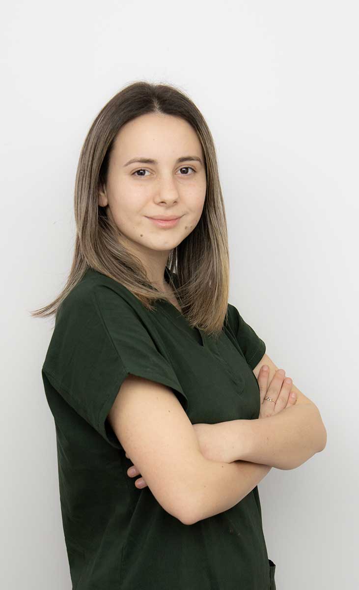 Sara Vasku - Assistente dentista